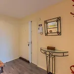 2 Bedroom With Parking, 5 Minutes From Lille