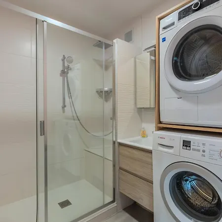 2 Bedroom With Parking, 5 Minutes From Lille * Marcq-en-Baroeul