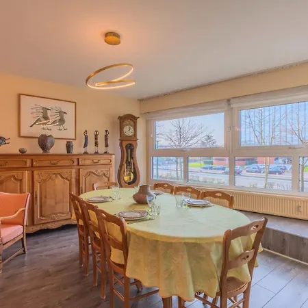 2 Bedroom With Parking, 5 Minutes From Lille *